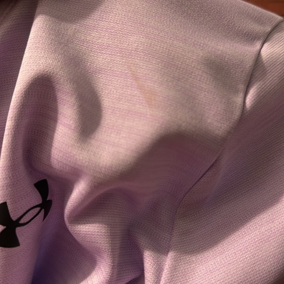 Under Armour women’s XL lavender t-shirt - Picture 4 of 4